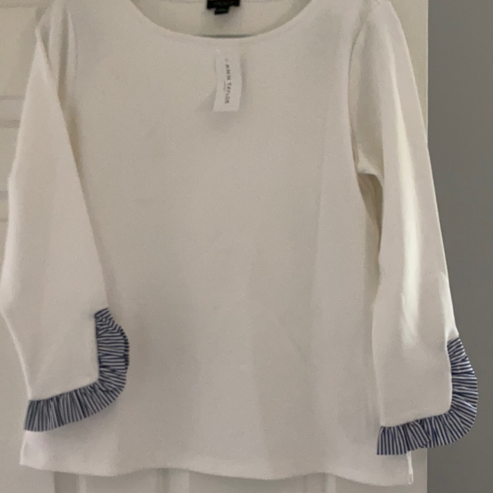 Ann Taylor top size small NWT cute sleeve
